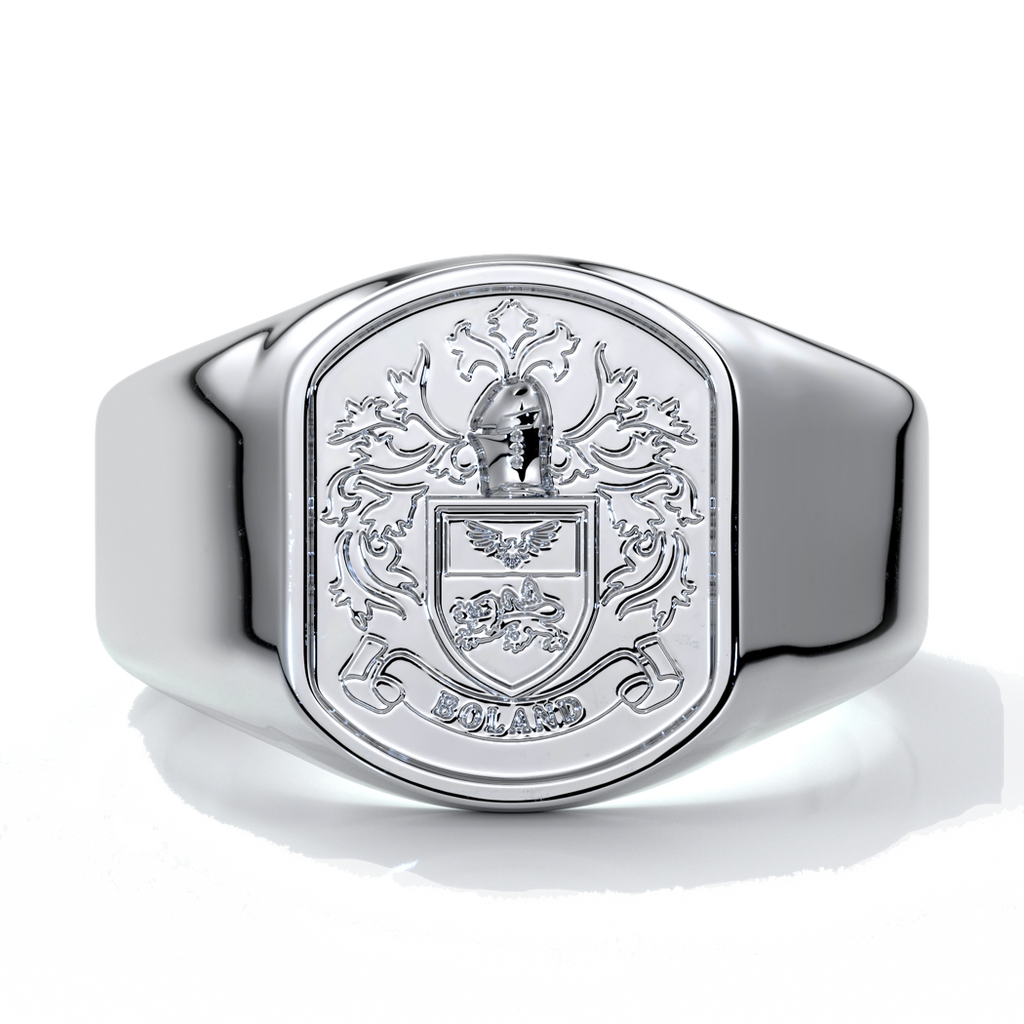 White gold men’s wedding ring with shield-styled crest
