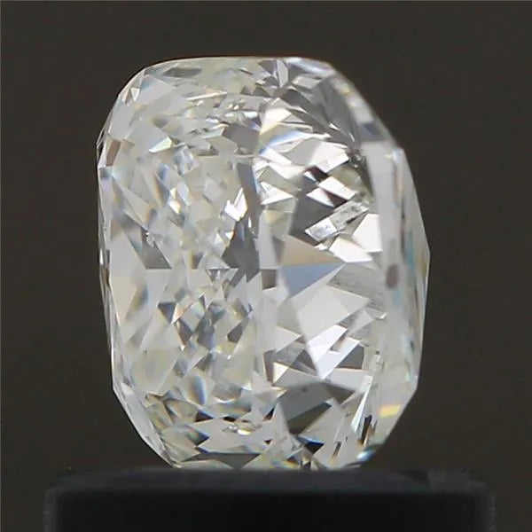 0.91ct Cushion modified Natural Diamond (Colour J, Clarity VS2, GIA Certified)
