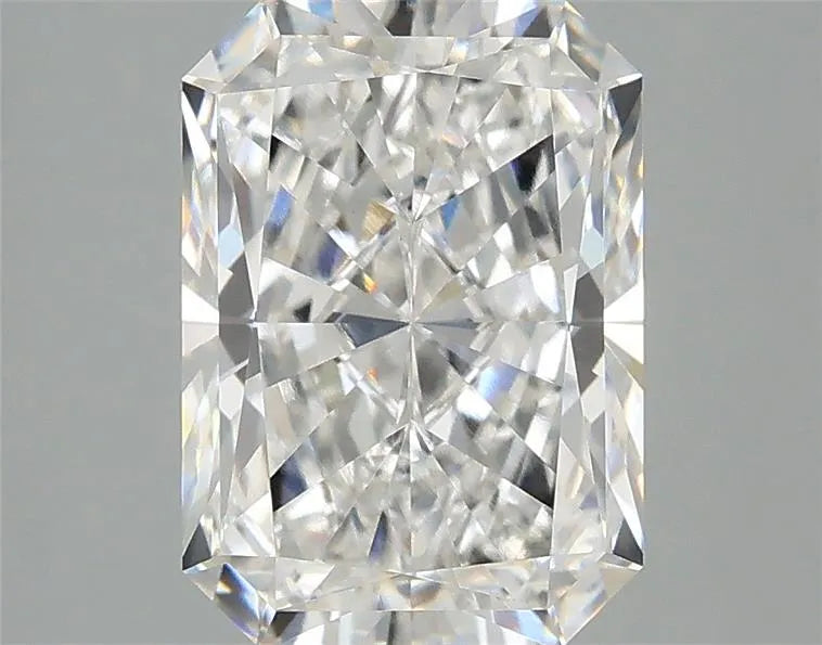 2.97ct Radiant Lab Grown Diamond (Colour E, Clarity VVS2, IGI Certified)