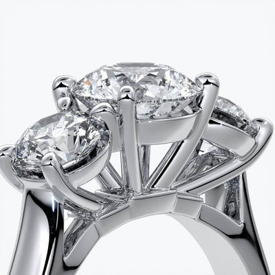 Round trilogy 1.0ct Centre
