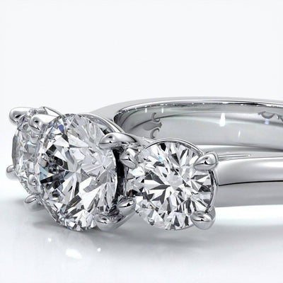 Round trilogy 1.0ct Centre