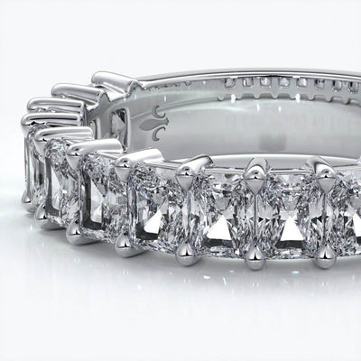 Radiant wedding band